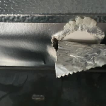 Altus Dondurucunun Motor Bölümünün Tavan Kısmında Darbe İzleri Var