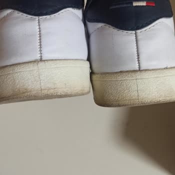 FLO Ayakkabı Garantiye Giden Ayakkabının Değişiminin Olmaması