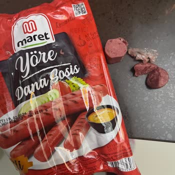 Maret M**** P****** Sosisin İçinden Plastik Çıktı