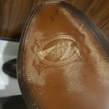 Gürmen Giyim KİP Mağazasından Kullanılmış İkinci El Ayakkabı Satışı