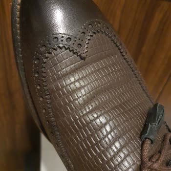 Gürmen Giyim KİP Mağazasından Kullanılmış İkinci El Ayakkabı Satışı