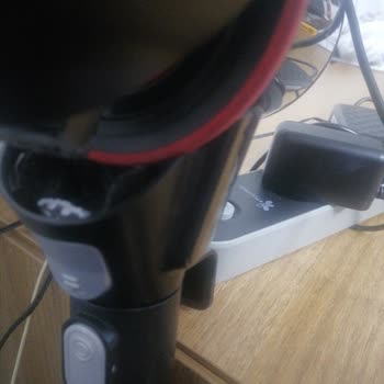 Bosch Unlimited 7 Şarjlı Dik Süpürge Mandal Kısmı Elimde Kaldı