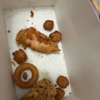 KFC Eksik Ürün Ve Müşteri Temsilcisi Bağlanamama Sorunu