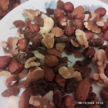 A101 Kuruyemiş Bayat Ve Kurtlanmış