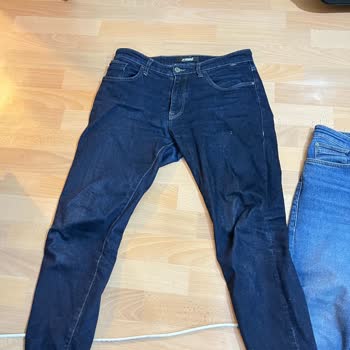 Mavi 'den Aldığım Pantolonlar Renk Attı, Diz İzi Çıkardı