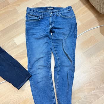 Mavi 'den Aldığım Pantolonlar Renk Attı, Diz İzi Çıkardı