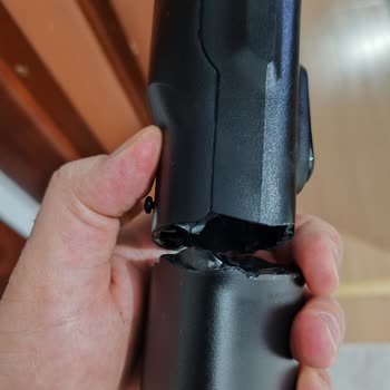 PHILIPS Xc8049 Süpürgenin Teleskopik Borusu Plastik Kısımdan Kırıldı.