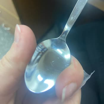 Emsan Mağazası İlgisizliği Ve Kusurlu Ürün Gönderimi