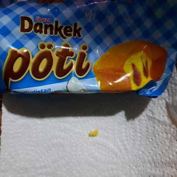 Ülker Dankek Hindistan Cevizli Kek İçindeki Sert Cisim