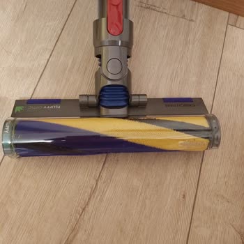 Dyson V15 Lazer Başlığı Düğmesi Yok
