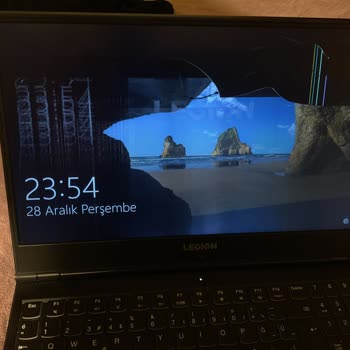 Lenovo Bilgisayar Lenovo Legion İç Ekran Kırılması