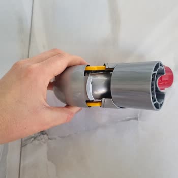 Dyson V10 Vacuum Attachment Failure and Warranty Flaw
