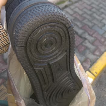 İBB - İstanbul Büyükşehir Belediyesi Eyüp Cuma Pazarındaki Saygısız Pazarcı