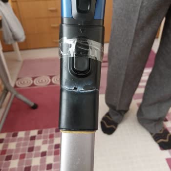 PHILIPS Ev Aletleri Philips Dikey Süpürge Başlığının Kalitesizliği