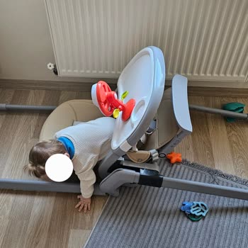 Baby Plus Bebeğim Üstündeyken Bacakları Ayrılan Mama Sandalyesi!