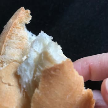 Happy Center Ekmekte Böcek Çıktı