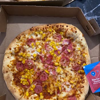 Domino's Pizza Boyutu Git Gide Küçülüyor