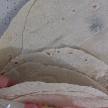 UNO'dan Aldığım Lavaşı İlk Kez Açmama Rağmen Küflendiğini Gördüm