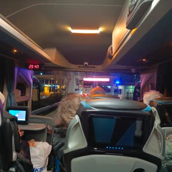 Varan Turizm Saatlerce Gecikme Ve Personelin Terslemesi