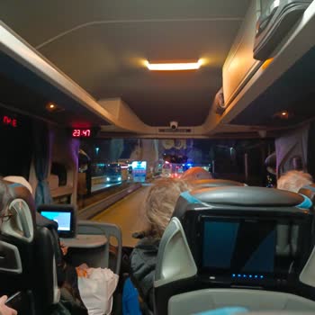 Varan Turizm Saatlerce Gecikme Ve Personelin Terslemesi