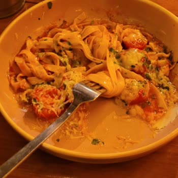 Punt Ancient Pub Küçükpark Kasada Ödeme Alan Çalışanın Nezaketsizliği