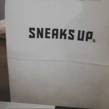 Sneaks Up Nike Ayakkabı İpleri Çözülüyor Ve Firma Kabul Etmiyor