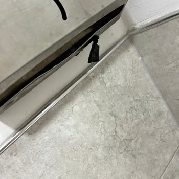 İBB  Ahmet Arif Kütüphanesi Bakımsız!