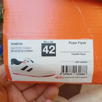 FLO Ayakkabı FLO Artık İnsanları Ciddiye Al.