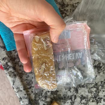 Seyidoğlu Gıda Marketten Alınan Helvada Yabancı Madde Bulunması
