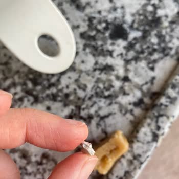 Seyidoğlu Gıda Marketten Alınan Helvada Yabancı Madde Bulunması
