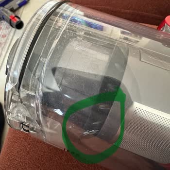 Dyson Servisten Çizik Ve Ezik Olarak Geri Gelen Süpürge