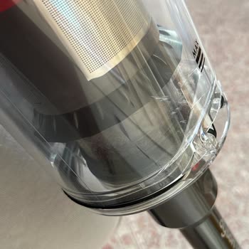 Dyson Servisten Çizik Ve Ezik Olarak Geri Gelen Süpürge