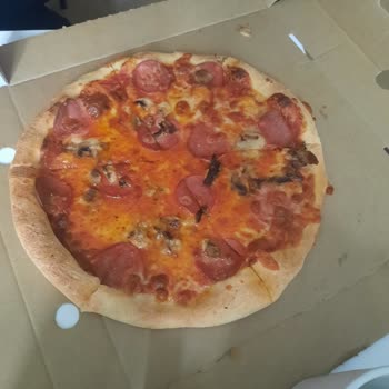 Pizza Hut Otta Boy Siparişi Küçük Boy Geldi
