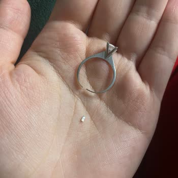 Altınbaş Kalitesiz Tektaş Yüzük