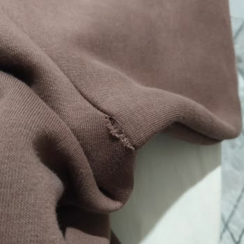 Mavi Sweatshirt Tek Sefer Giyinmede Yırtıldı