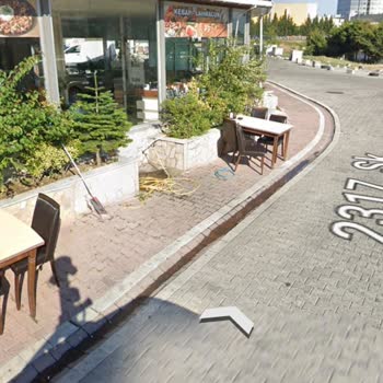 Mevlana Pide Değnekçisi Otopark Olmadığı Halde Para İstedi.