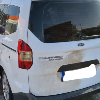 Özdilek AVM Araç Yıkama İstasyonundan Temizlenmeden Çıkıyor