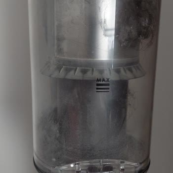 Dyson V15 Toz Haznesi Yerine Cyclon Tarafına Toz Topluyor