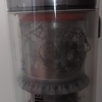 Dyson V15 Toz Haznesi Yerine Cyclon Tarafına Toz Topluyor