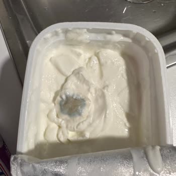 İçim Ve Onur Market İş Birliği İle Bozuk Ürün Satıyorlar