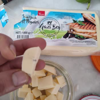 Gazi Bey Kaşar Peynirinde Taş Çıktı!