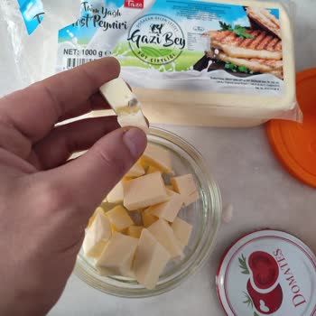 Gazi Bey Kaşar Peynirinde Taş Çıktı!