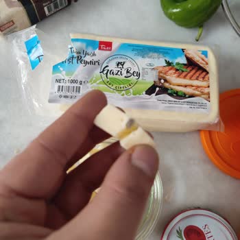 Gazi Bey Kaşar Peynirinde Taş Çıktı!