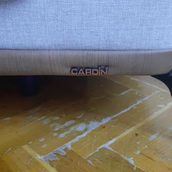 Cardin Mobilya Oturma Grubundan Gelen Yay Sesi