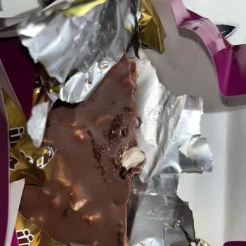 Ülker Sağlığı Tehdit Eden Bozuk Çikolata!