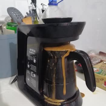 Arnica Köpüklü Eko Kahve Makinesi Taşırıyor