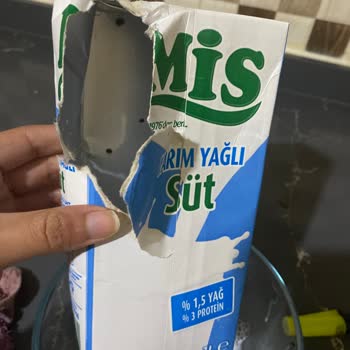 Şok Marketler Sütün İçinden Çıkan Şey