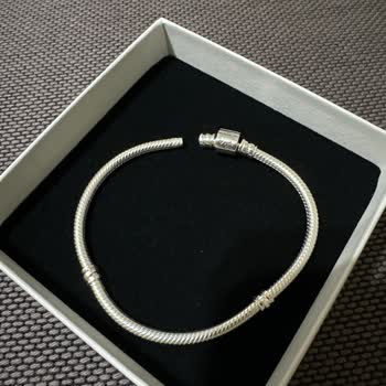 Pandora Mücevher Pandora Bilekliğim Takarken Kırıldı