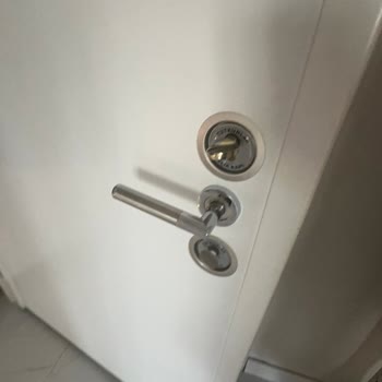 Tutkunlar Kalitesiz Kapı ve İlgisiz Satıcı