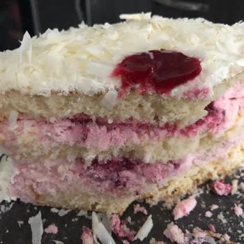 Özsüt Yaş Pastası Tam Bir Hayal Kırıklığı!